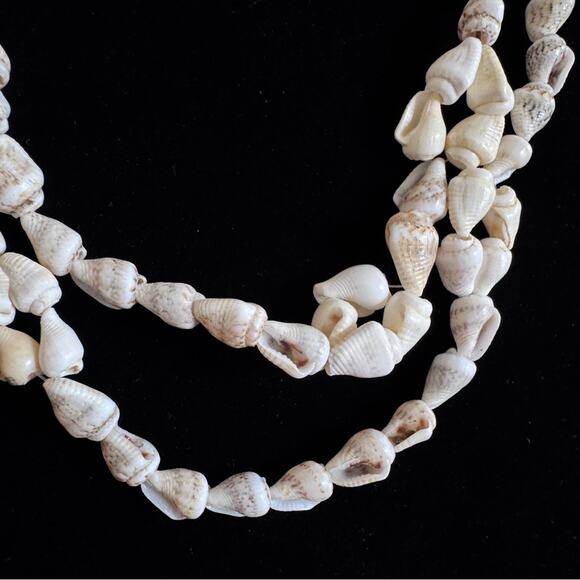 Hawaiian Sea Shell Lei Ritual Necklace Light Color Lot of 2 - Picture 4 of 12